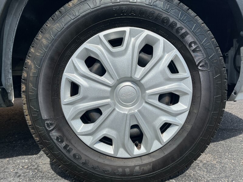 2022 Ford Transit 350 XLT * 15 Passenger - Photo 34 - St. George, UT 84770-2625