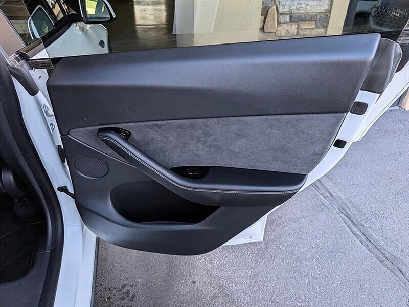 2021 Tesla Model Y Long Range FSD Capable - Photo 26 - Bountiful, UT 84010
