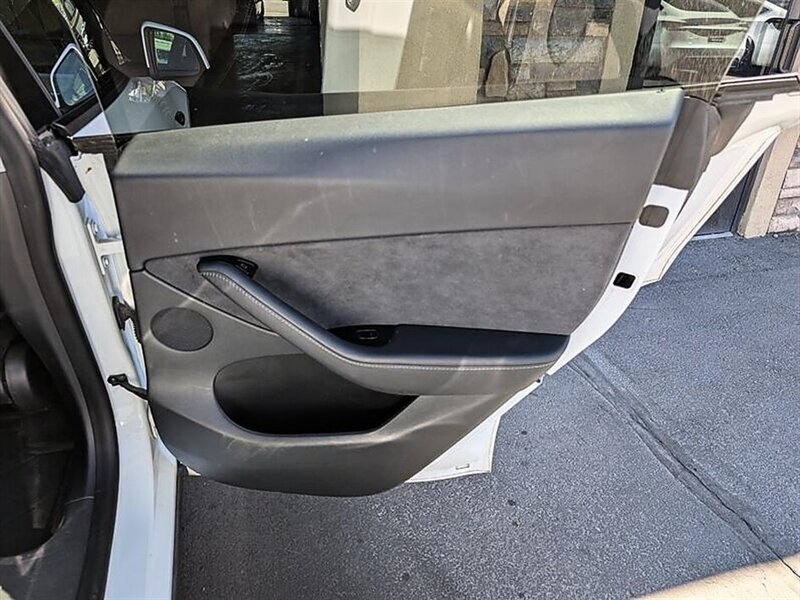 2021 Tesla Model Y Long Range FSD Capable - Photo 27 - Bountiful, UT 84010