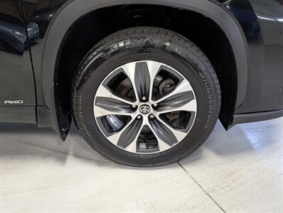 2025 Toyota Highlander Hybrid XLE   - Photo 12 - Bountiful, UT 84010