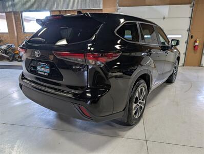 2025 Toyota Highlander Hybrid XLE   - Photo 10 - Bountiful, UT 84010