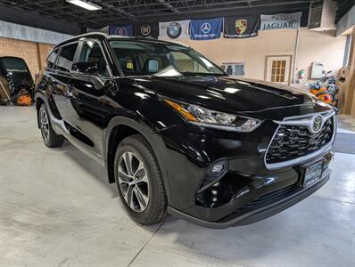 2025 Toyota Highlander Hybrid XLE SUV