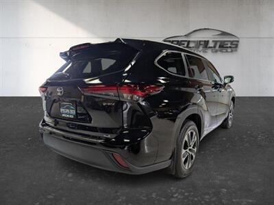 2025 Toyota Highlander Hybrid XLE - Photo 10 - Bountiful, UT 84010