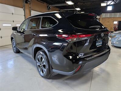 2025 Toyota Highlander Hybrid XLE   - Photo 8 - Bountiful, UT 84010