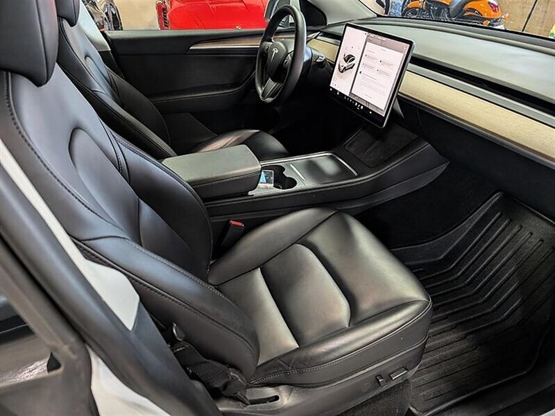 2023 Tesla Model Y Long Range - Photo 4 - Bountiful, UT 84010