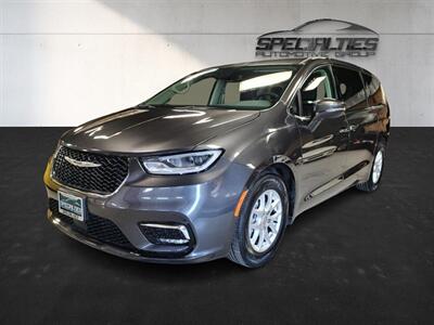 2023 Chrysler Pacifica Touring L   - Photo 5 - Bountiful, UT 84010