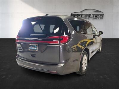 2023 Chrysler Pacifica Touring L   - Photo 10 - Bountiful, UT 84010