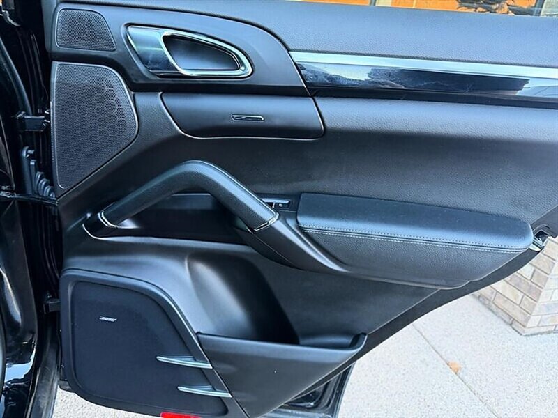 2018 Porsche Cayenne Platinum Edition - Photo 52 - Bountiful, UT 84010