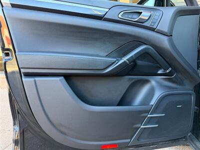 2018 Porsche Cayenne Platinum Edition   - Photo 49 - St. George, UT 84770-2625