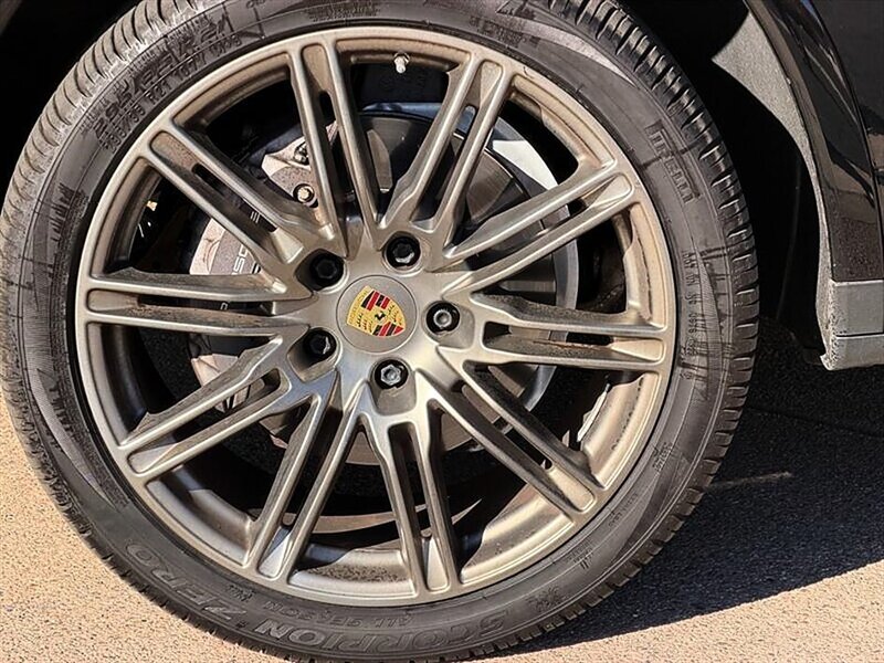 2018 Porsche Cayenne Platinum Edition - Photo 34 - Bountiful, UT 84010