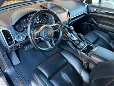 2018 Porsche Cayenne Platinum Edition   - Photo 2 - St. George, UT 84770-2625