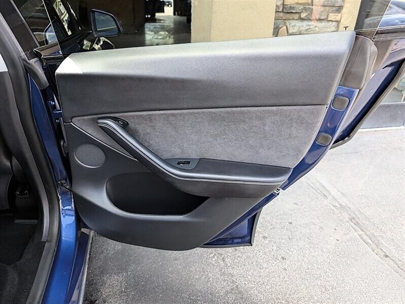 2021 Tesla Model Y Long Range 7-Passenger FSD Capable - Photo 28 - Bountiful, UT 84010