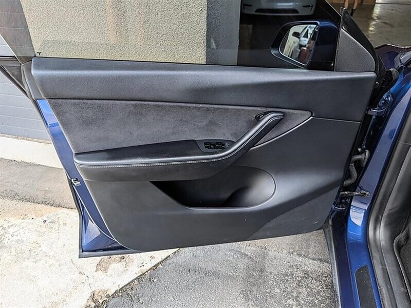 2021 Tesla Model Y Long Range 7-Passenger FSD Capable - Photo 18 - Bountiful, UT 84010