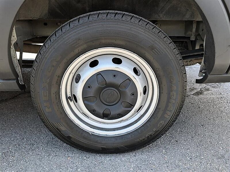 2018 Ford Transit 350 XL 12-Passenger - Photo 14 - Bountiful, UT 84010