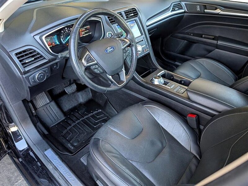 2019 Ford Fusion Hybrid Titanium   - Photo 16 - Bountiful, UT 84010