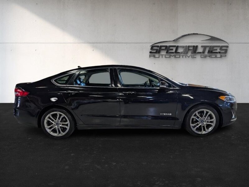 2019 Ford Fusion Hybrid Titanium   - Photo 8 - Bountiful, UT 84010