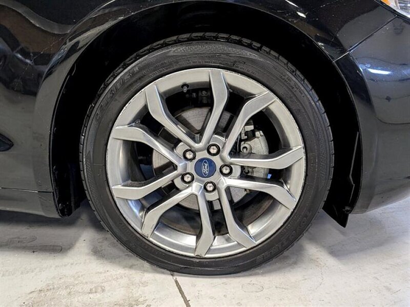 2019 Ford Fusion Hybrid Titanium   - Photo 9 - Bountiful, UT 84010