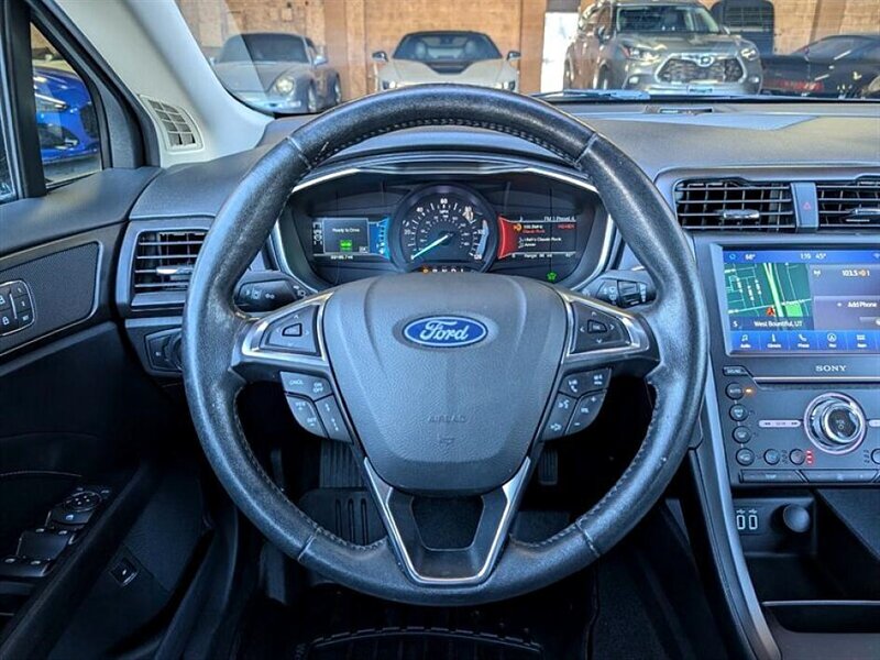 2019 Ford Fusion Hybrid Titanium   - Photo 21 - Bountiful, UT 84010