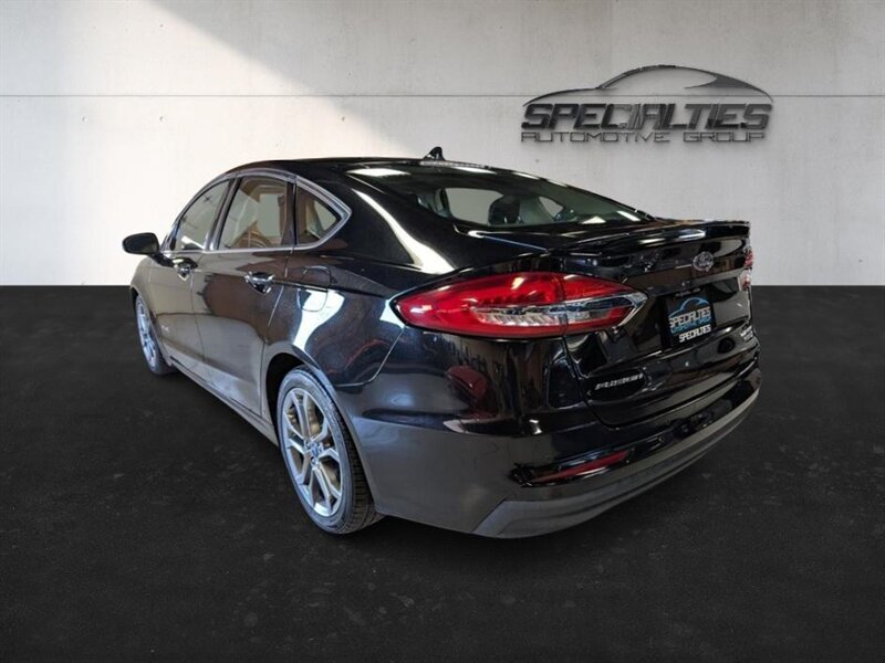 2019 Ford Fusion Hybrid Titanium   - Photo 5 - Bountiful, UT 84010