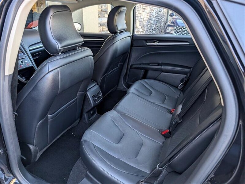 2019 Ford Fusion Hybrid Titanium   - Photo 18 - Bountiful, UT 84010