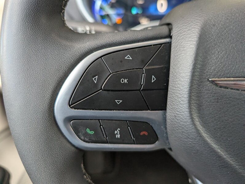 2024 Chrysler Pacifica Plug-In Hybrid Select - Photo 21 - Bountiful, UT 84010