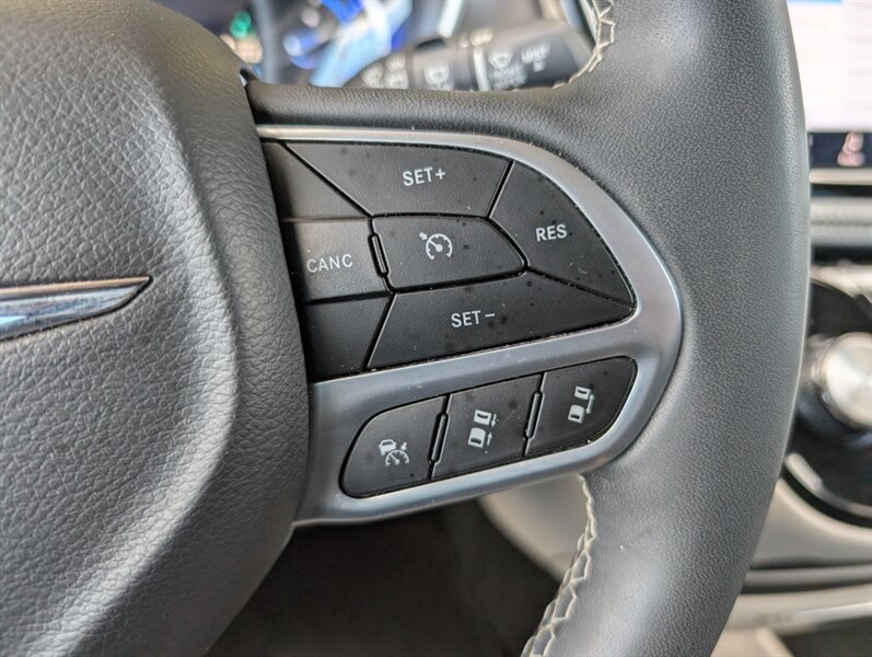 2024 Chrysler Pacifica Plug-In Hybrid Select - Photo 22 - Bountiful, UT 84010
