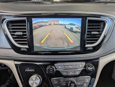 2024 Chrysler Pacifica Plug-In Hybrid Select - Photo 24 - Bountiful, UT 84010