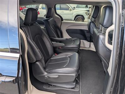 2024 Chrysler Pacifica Plug-In Hybrid Select - Photo 28 - Bountiful, UT 84010