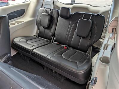 2024 Chrysler Pacifica Plug-In Hybrid Select - Photo 26 - Bountiful, UT 84010