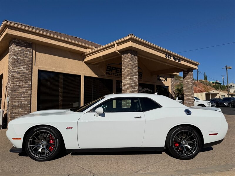 2016 Dodge Challenger SRT8 392 photo 4