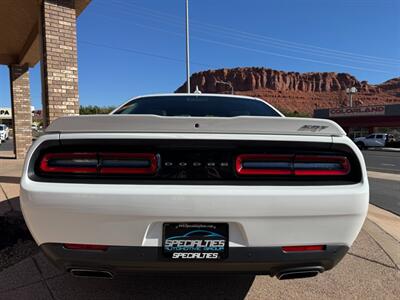 2016 Dodge Challenger SRT 392   - Photo 26 - St. George, UT 84770-2625