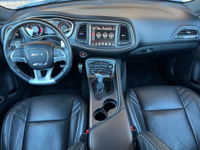 2016 Dodge Challenger SRT8 392 photo 3