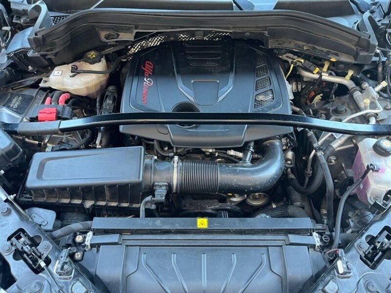 2018 Alfa Romeo Stelvio Ti Sport - Photo 4 - St. George, UT 84770-2625