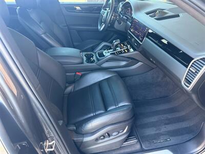 2023 Porsche Cayenne Coupe Platinum Edition   - Photo 13 - St. George, UT 84770-2625