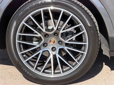 2023 Porsche Cayenne Coupe Platinum Edition   - Photo 37 - St. George, UT 84770-2625