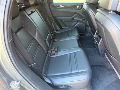 2023 Porsche Cayenne Coupe Platinum Edition   - Photo 15 - St. George, UT 84770-2625