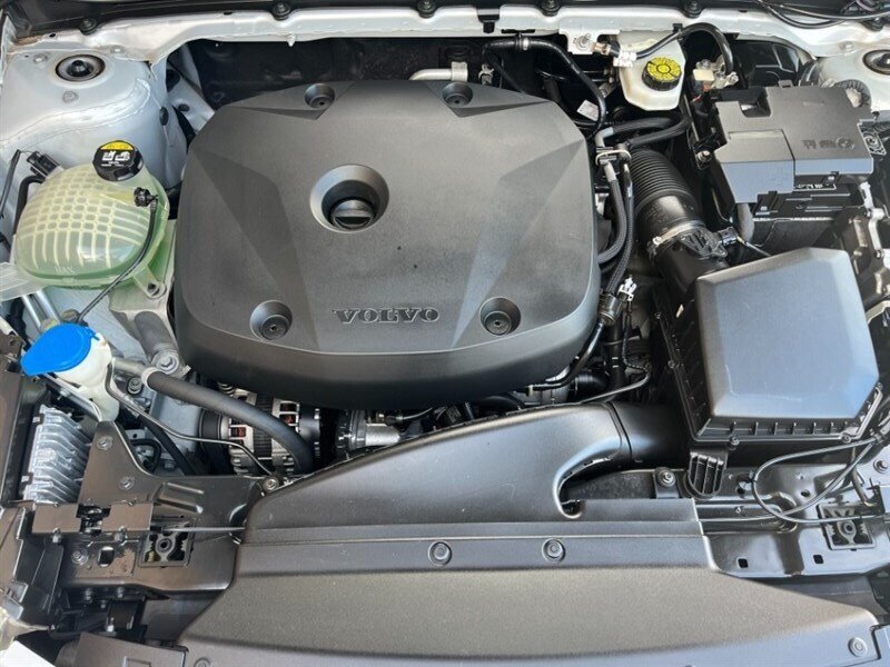 2020 Volvo XC40 T4 Momentum - Photo 4 - St. George, UT 84770-2625