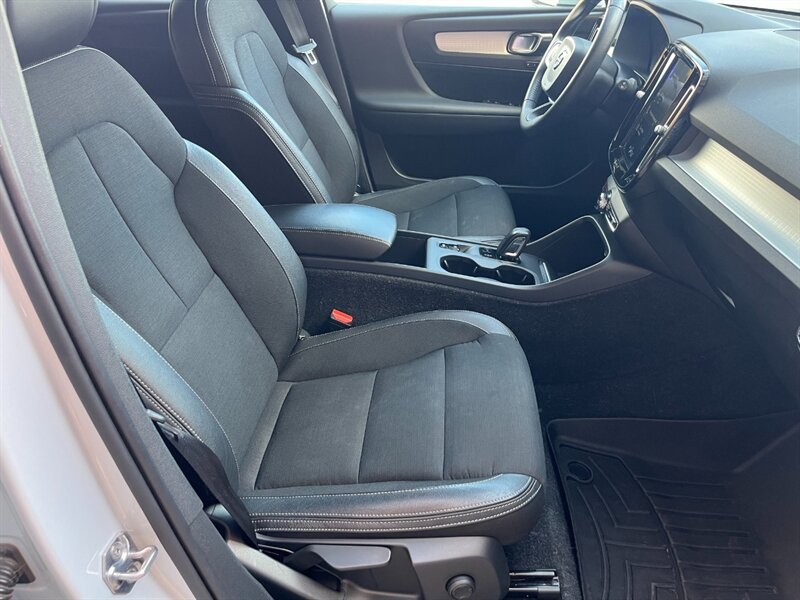 2020 Volvo XC40 T4 Momentum - Photo 13 - St. George, UT 84770-2625