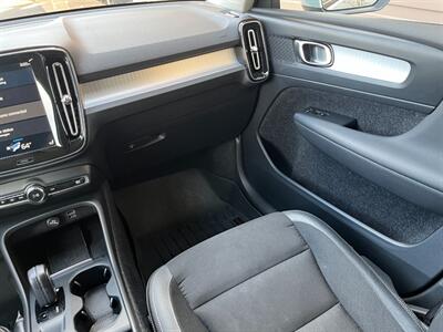 2020 Volvo XC40 T4 Momentum - Photo 18 - St. George, UT 84770-2625