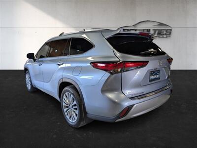 2023 Toyota Highlander Platinum   - Photo 8 - Bountiful, UT 84010