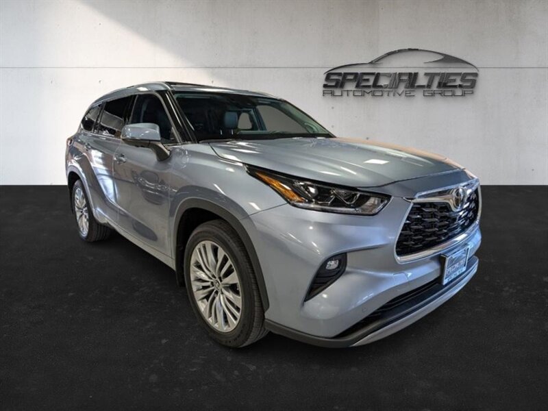 2023 Toyota Highlander Platinum  