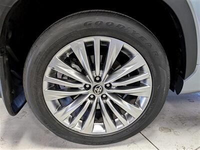 2023 Toyota Highlander Platinum   - Photo 12 - Bountiful, UT 84010