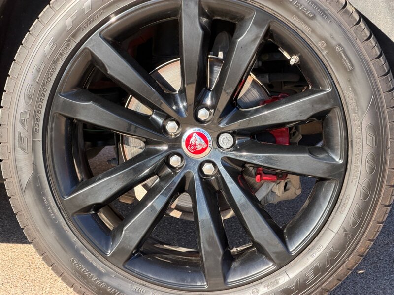 2020 Jaguar E-PACE P300 R-Dynamic HSE - Photo 35 - St. George, UT 84770-2625