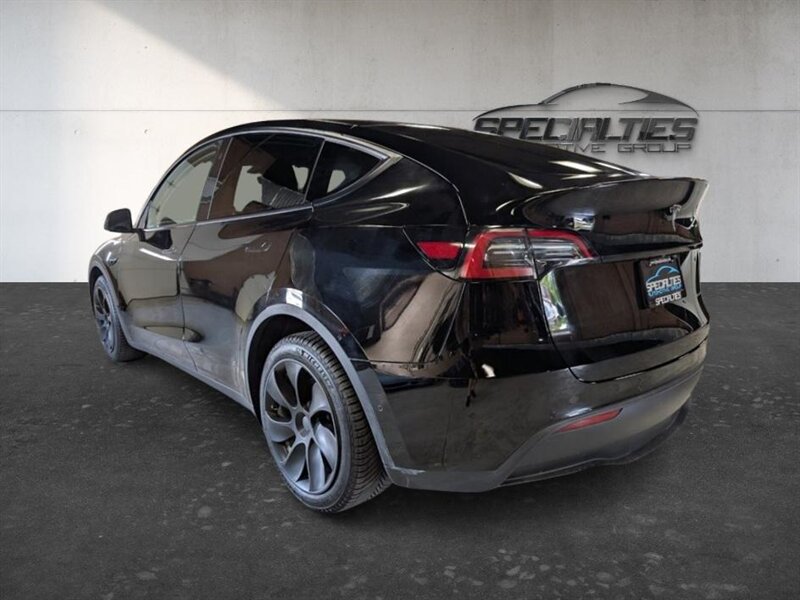 2022 Tesla Model Y Long Range - Photo 8 - Bountiful, UT 84010