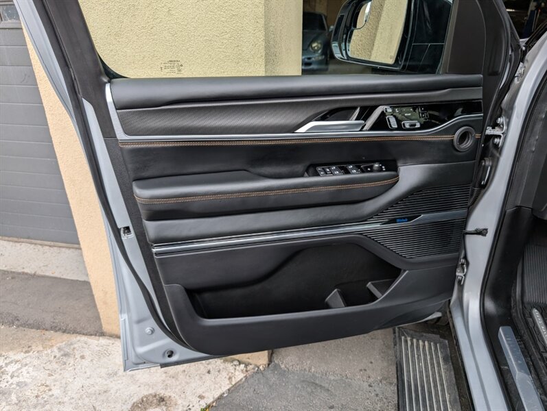 2024 Jeep Grand Wagoneer L Series III Obsidian - Photo 18 - Bountiful, UT 84010