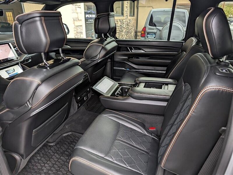 2024 Jeep Grand Wagoneer L Series III Obsidian - Photo 24 - Bountiful, UT 84010