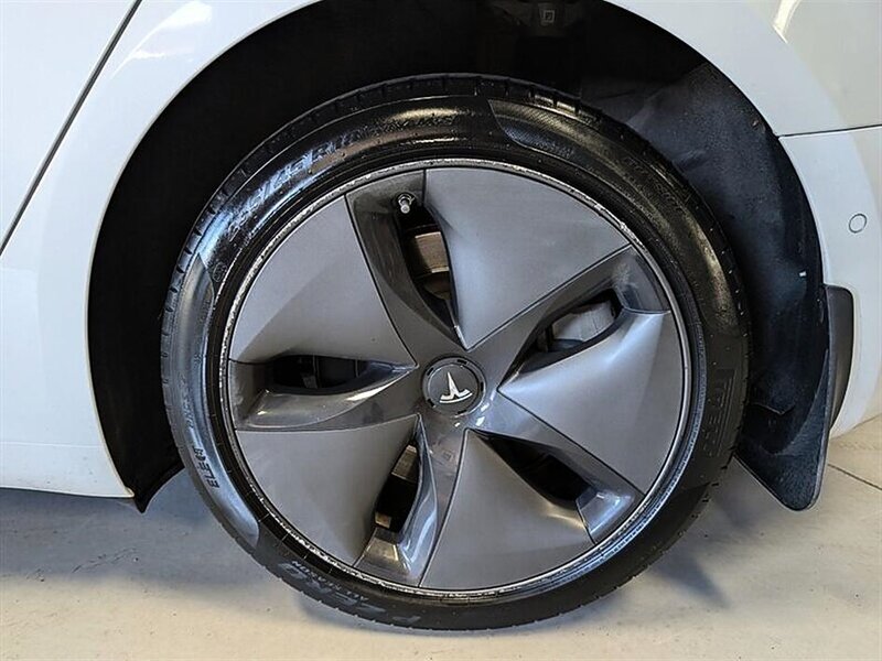 2020 Tesla Model 3 Long Range - Photo 14 - Bountiful, UT 84010