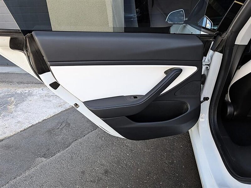 2020 Tesla Model 3 Long Range - Photo 23 - Bountiful, UT 84010