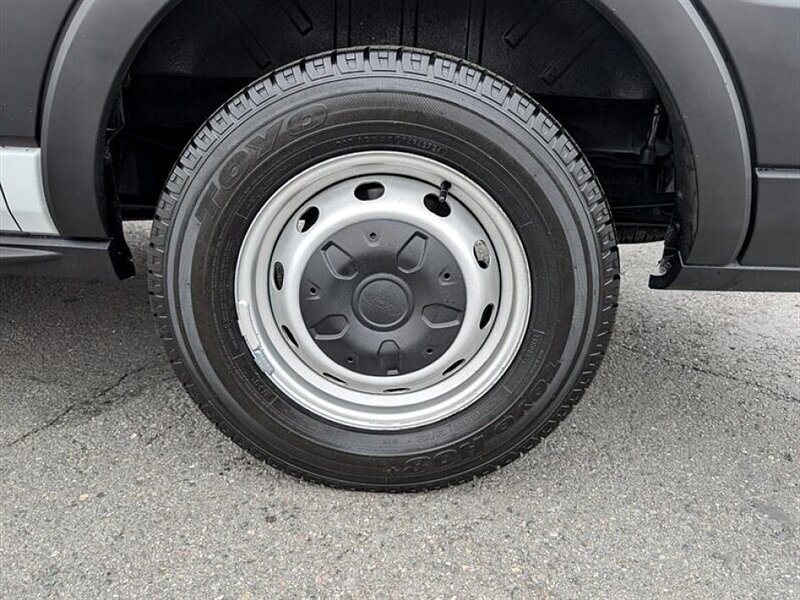 2019 Ford Transit 150 XL   - Photo 14 - Bountiful, UT 84010