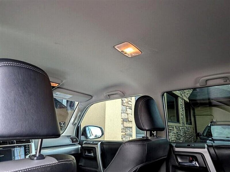 2022 Toyota 4Runner SR5 Premium - Photo 25 - St. George, UT 84770-2625